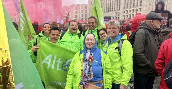 Une délégation d'Altéo avec calicots lors de la manifestation